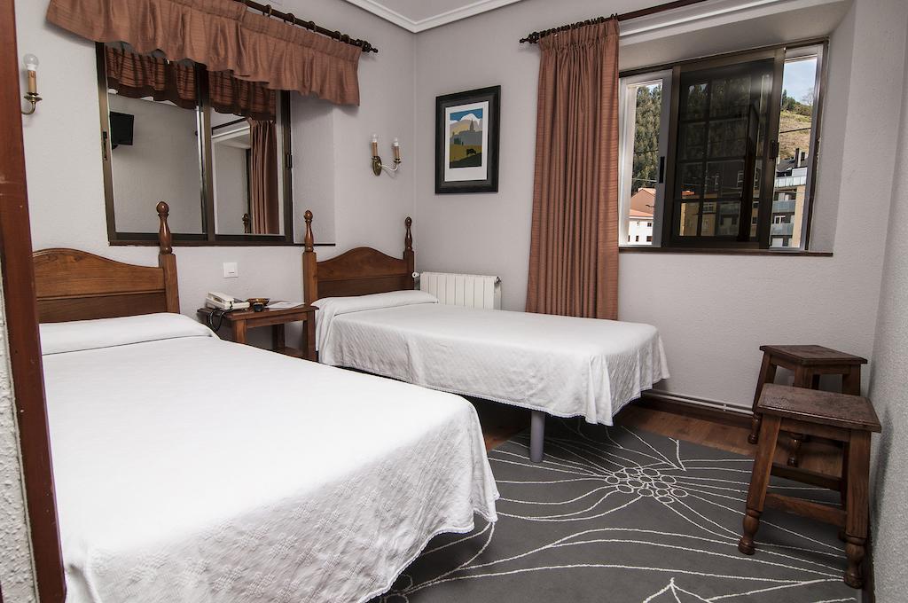 Hotel Riodeva Unquera Pokój zdjęcie